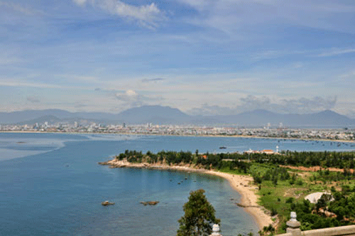 Central coastal city draws Russian tourists